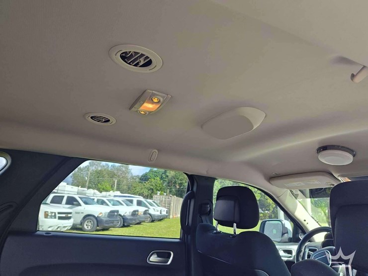 2019-dodge-durango-image-30