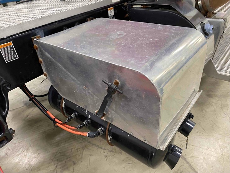 2014-peterbilt-365-image-94