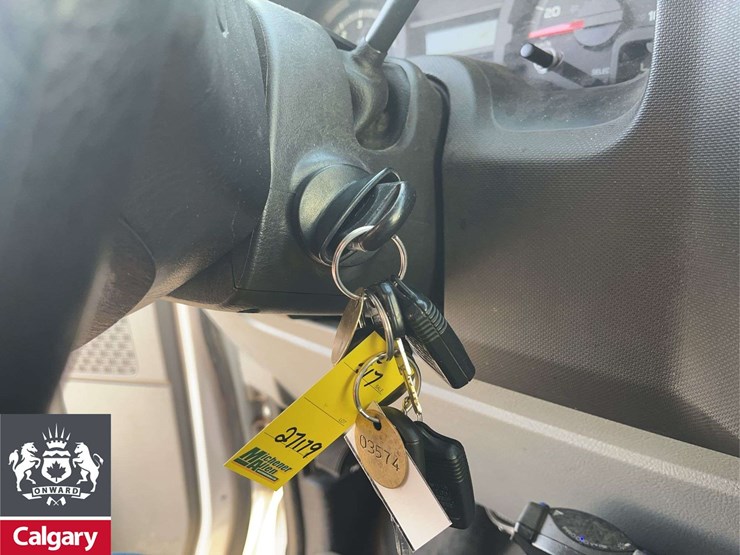 2011-ford-cargo-image-18