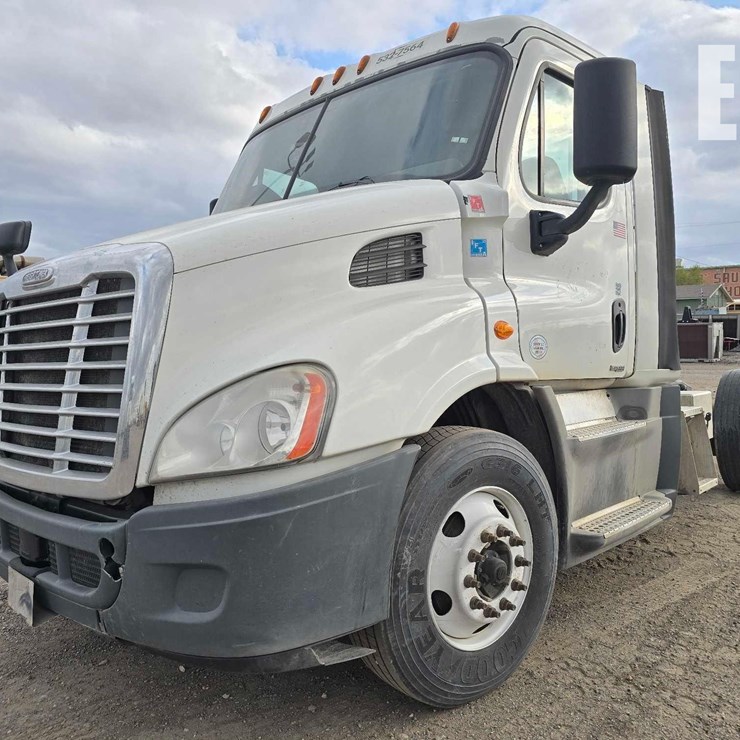 2018 FREIGHTLINER CASCADIA 113
