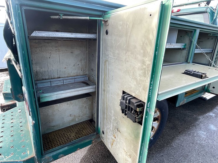 2011-chevrolet-1500-image-31