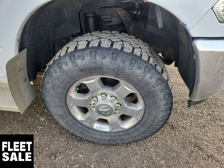 2018-dodge-2500-image-13