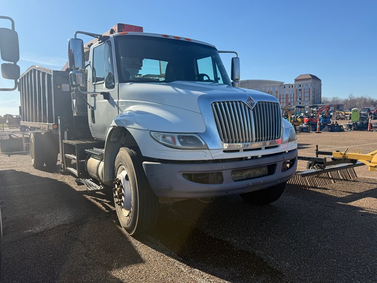 2012-international-durastar-4400-image-1