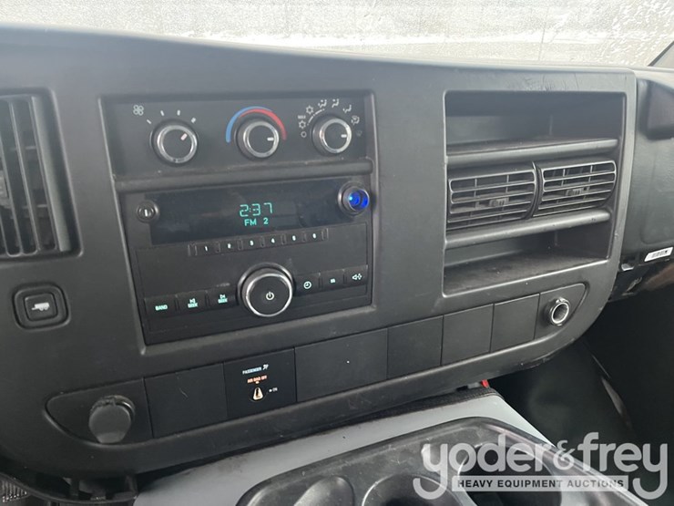 2009-chevrolet-express-3500-image-17