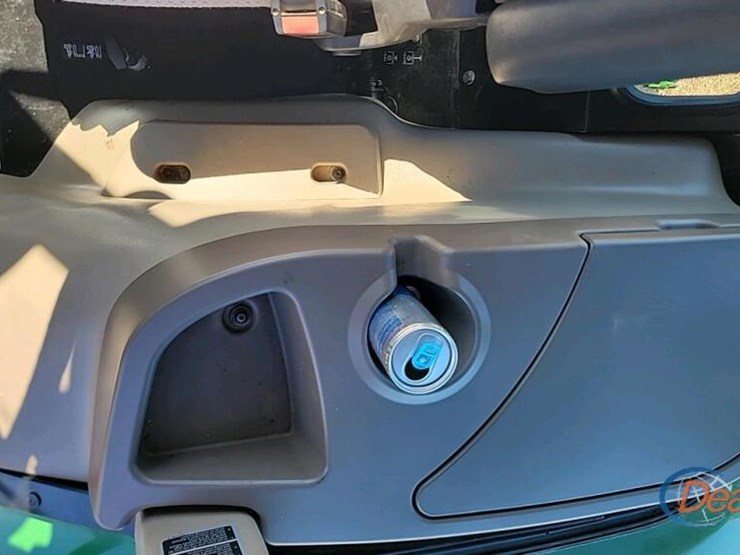 2015-john-deere-5075e-image-19