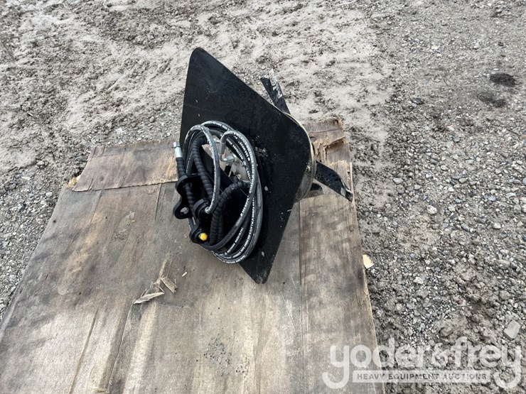 mini-hedge-trimmer-to-suit-mini-skidsteer-image-6