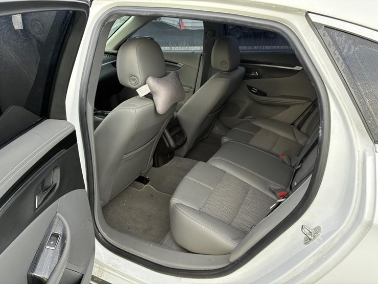 2019-chevrolet-impala-sedan-image-11