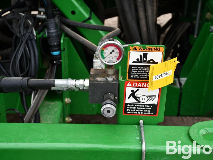 2015-john-deere-35-image-17