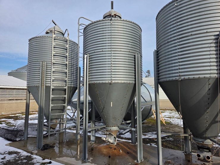 4-ton-hog-slat-feed-bin-#26-image-1