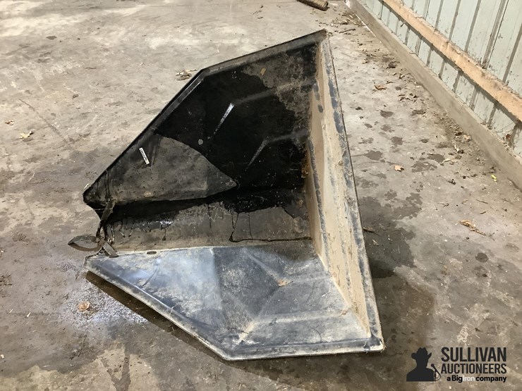 poly-auger-hopper-image-7