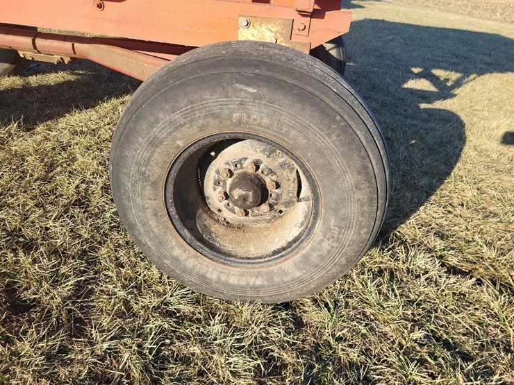 hopper-wagon-w/westendorf-running-gear-image-20