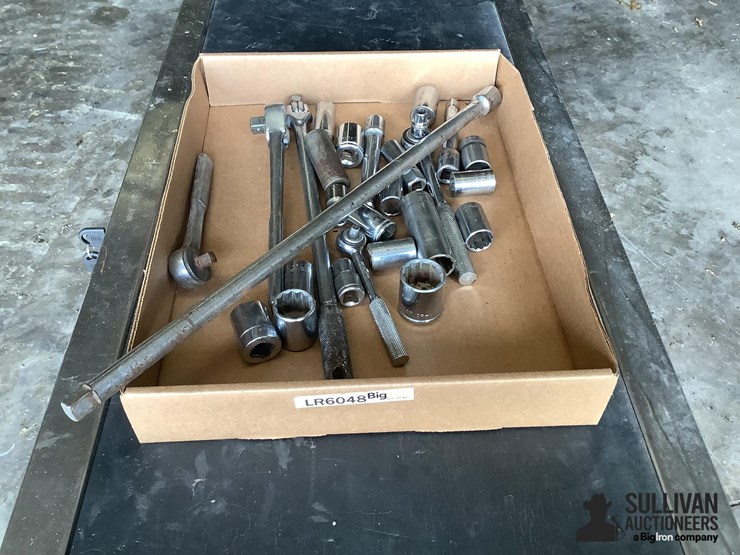 assorted-rachets-&-sockets-image-2