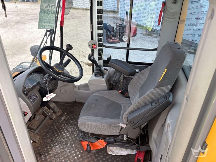 2020-volvo-l60h-image-27