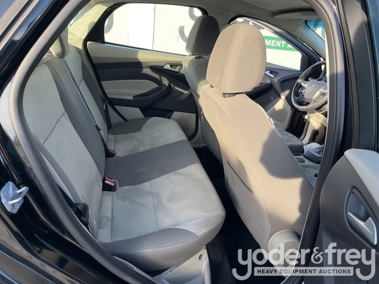 2014-ford-focus-image-28