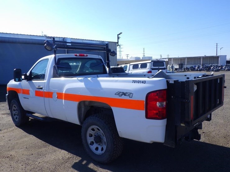 2014-chevrolet-3500hd-image-4