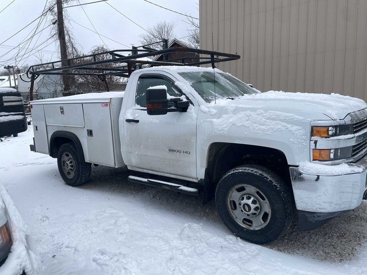 2017-chevrolet-2500-image-4