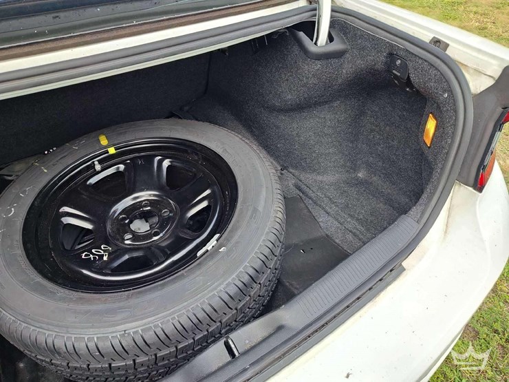 2017-dodge-charger-sedan-image-21