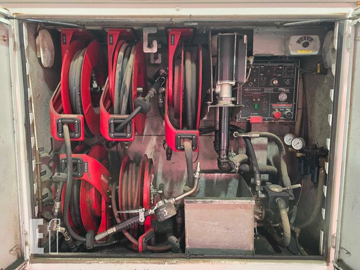 2015-ford-f550-image-18