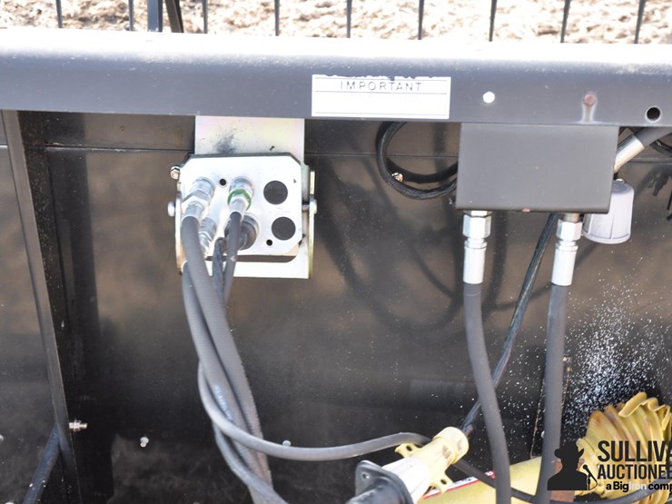 2004-agco-25'-platform-head-image-12