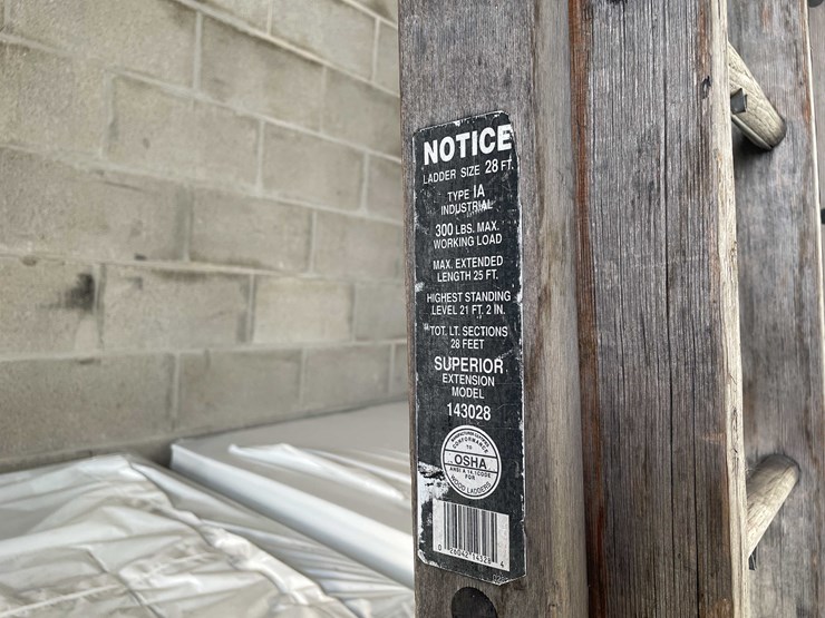 #2299-•-wooden-extension-ladder-image-7