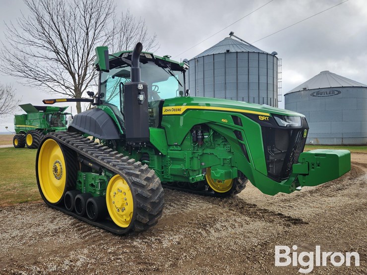 2022-john-deere-8rt-410-image-3
