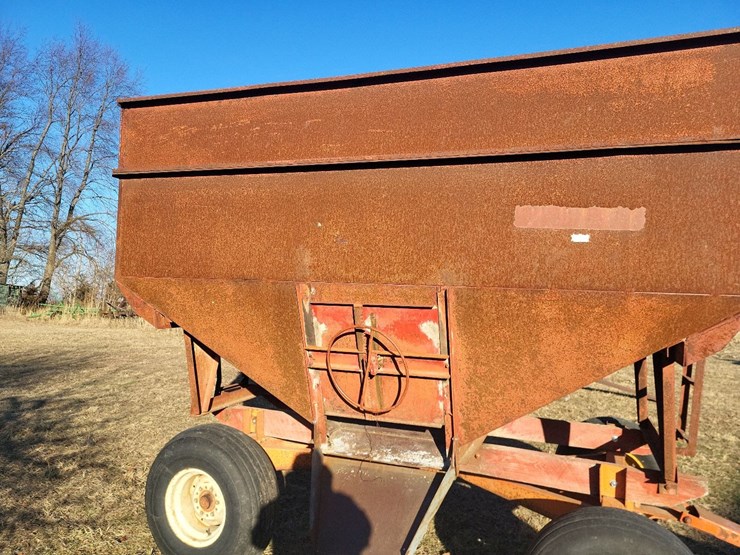 mccurdy-hopper-wagon-w/farmers-pride-running-gear-image-29