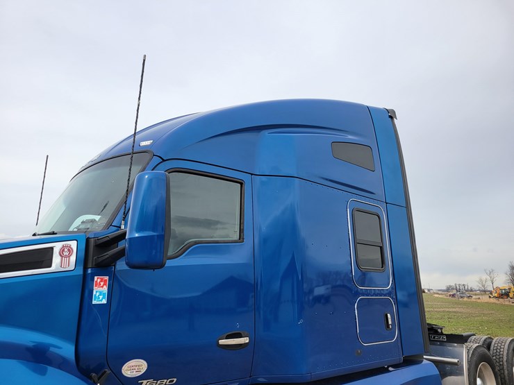 2020-kenworth-t680-image-2