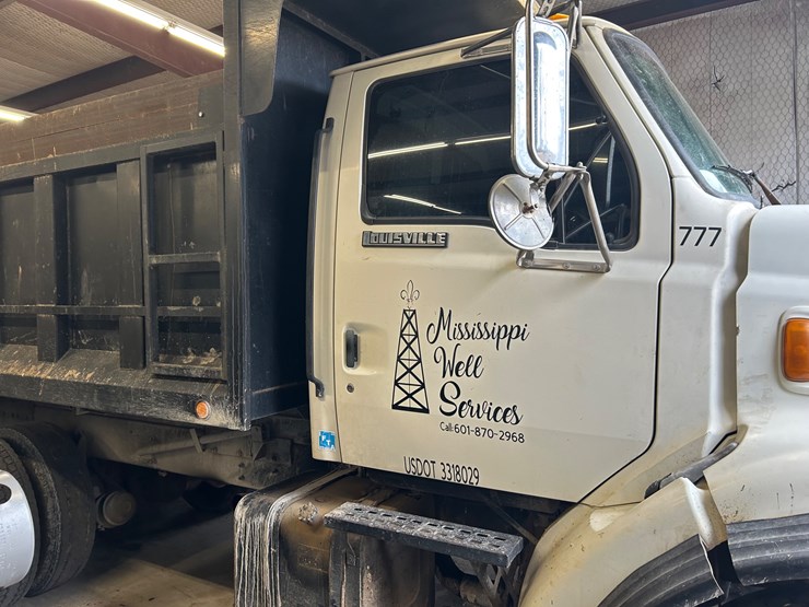 #9-•-1997-ford-tandem-axle-dump-truck-image-13