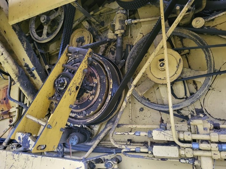 new-holland-tr88-image-16