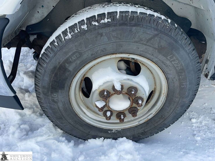 2018-chevrolet-express-dual-rear-wheel-cab-&-chassis-image-18