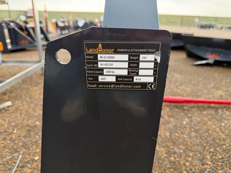 #7916-•-skid-steer-bale-spear-image-3