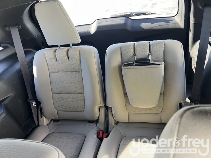 2013-ford-explorer-image-27