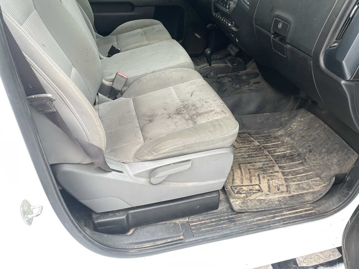 2017-chevrolet-2500-image-33