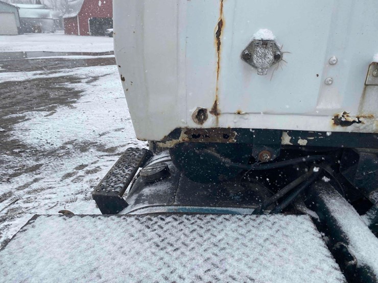 1983-ford-9000-image-54