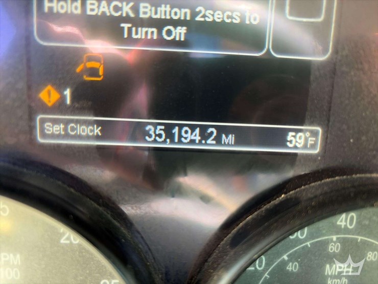 2013-peterbilt-567-image-7