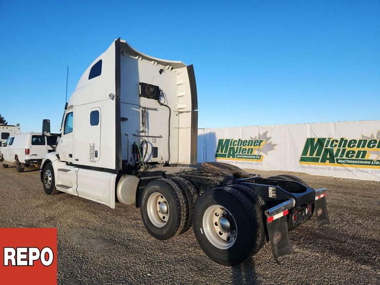 2024-peterbilt-579-image-3