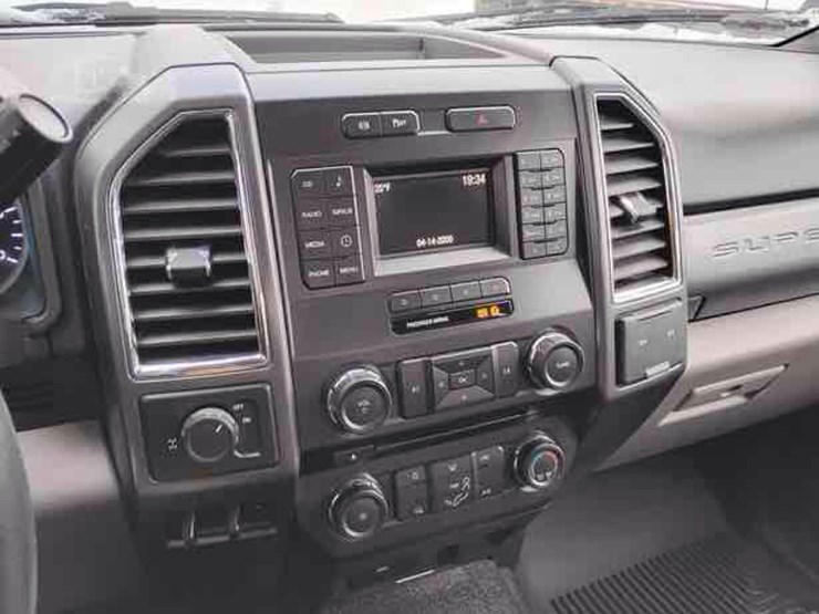 2017-ford-f350-xlt-image-22