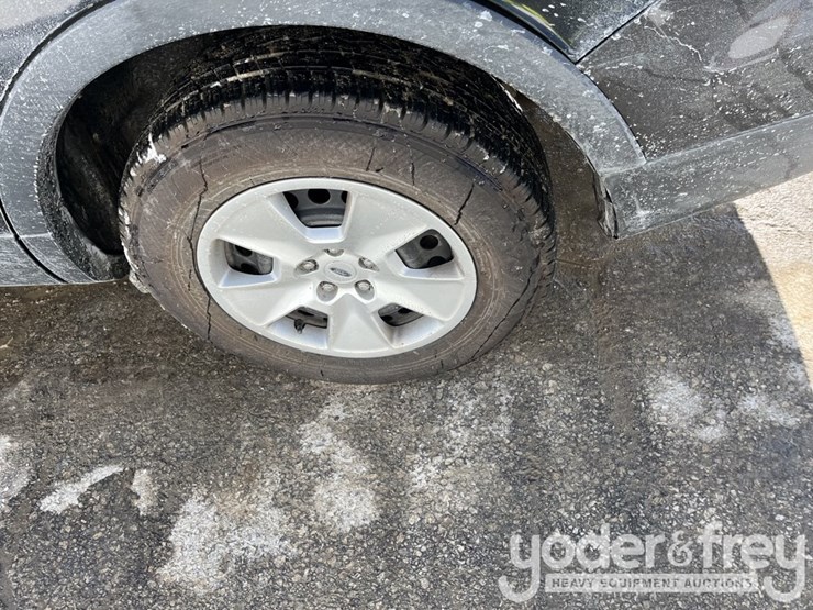 2013-ford-explorer-image-12