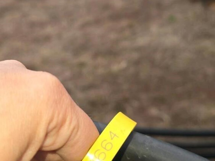 internatonal-454d-tractor,-s/n-u006101:-bush-hog-loader-w/-hay-spear,-meter-shows-7611-hrs-image-11