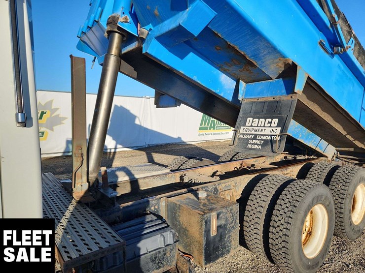 2009-international-durastar-4400-image-32