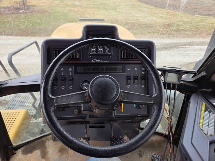 cat-75c-track-tractor-image-4