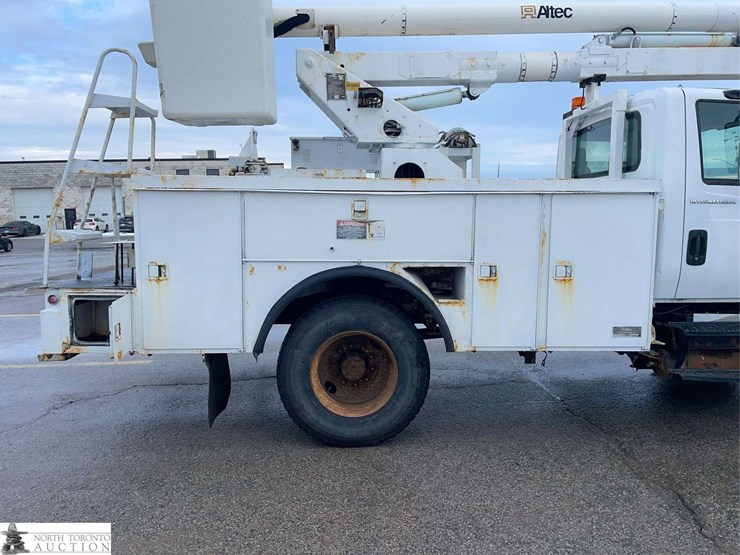 2006-international-durastar-4200-image-32