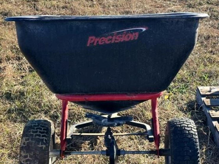 pull-behind-fertilizer-spreader-image-2