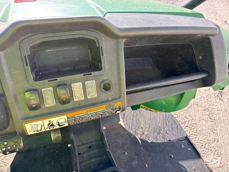 2016-john-deere-gator-image-11