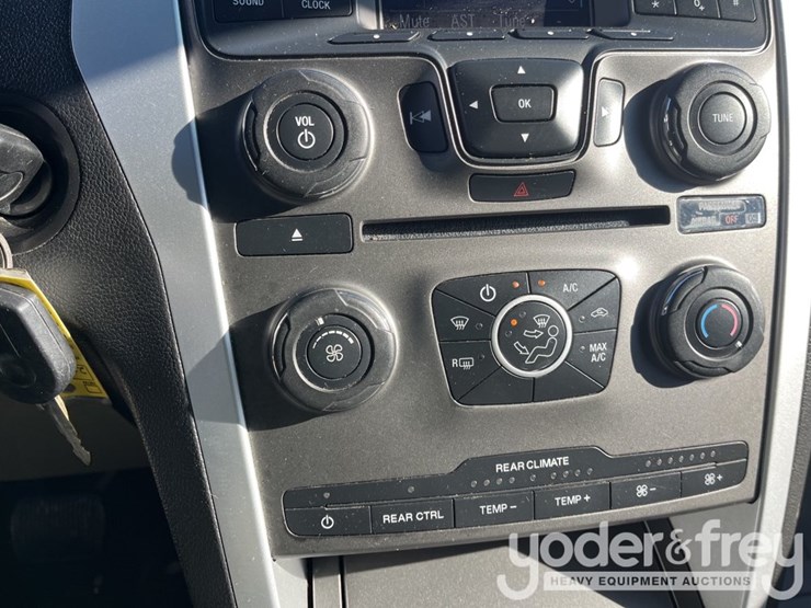 2013-ford-explorer-image-19