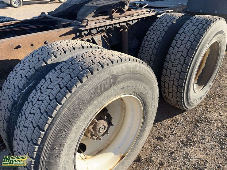 2017-international-prostar-image-12