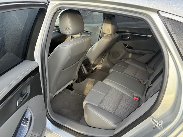 2019-chevrolet-impala-sedan-image-11