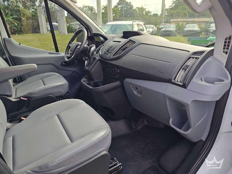 2018-ford-transit-image-34