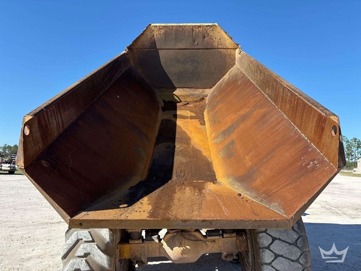 2006-deere-250d-image-13