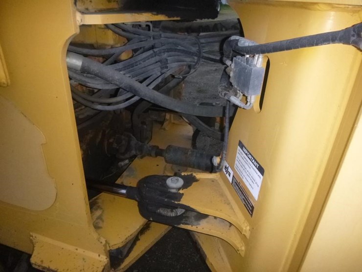 2005-deere-624j-image-21